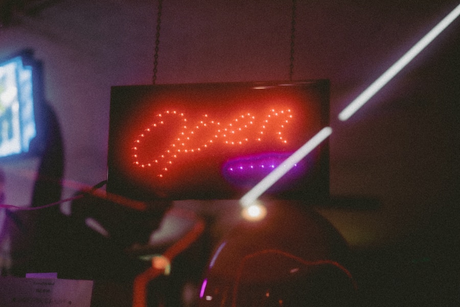 Rótulo OPEN neón — señal iluminada para comercios y hostelería Barcelona